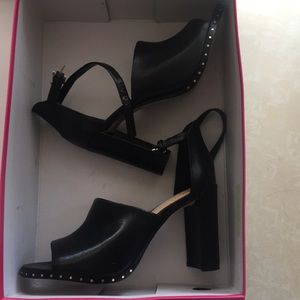 Vince Camilo Black Jilley Heels sz 5.5 with Studs